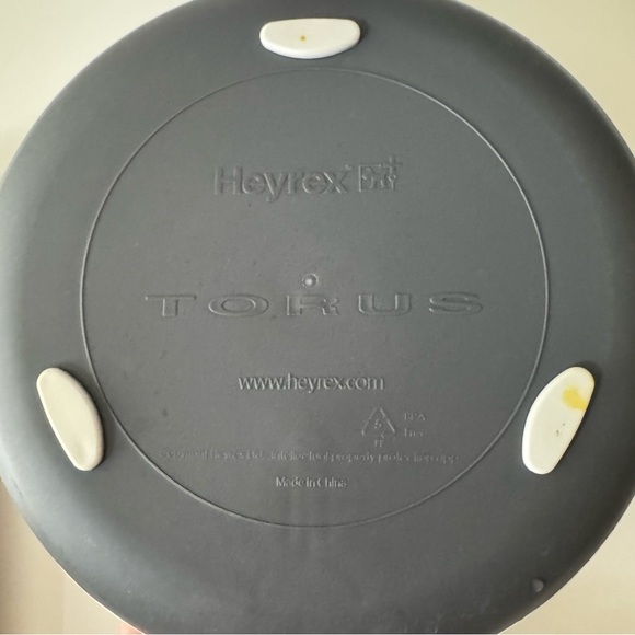 TORUS Filtered 2L/68oz Portable Gravity Dog Water Bowl + 5 new unused filters - Picture 8 of 12